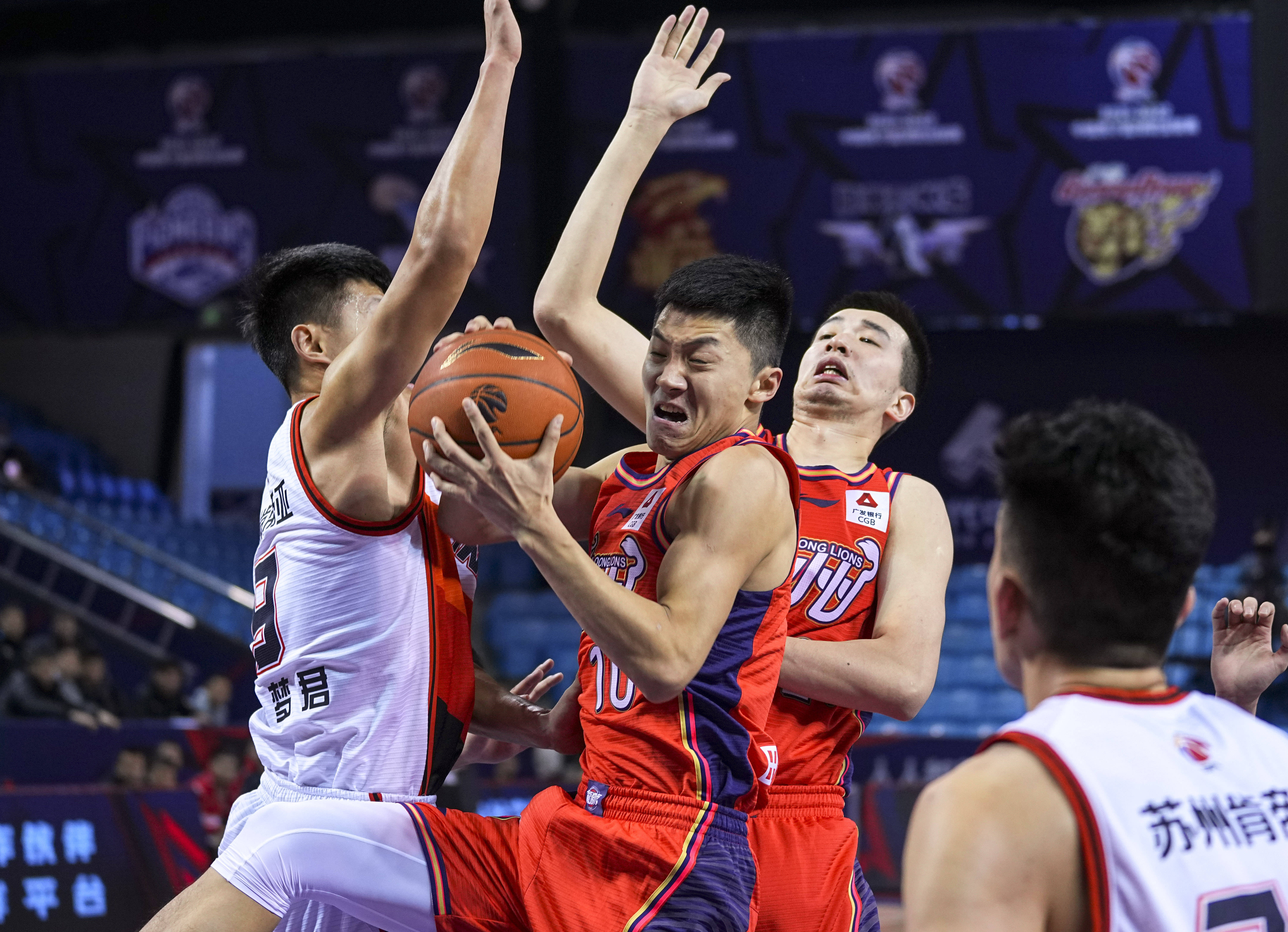 爱游戏体育官网-包含热闹CBA篮球赛事即将拉开帷幕，球迷翘首期待的词条