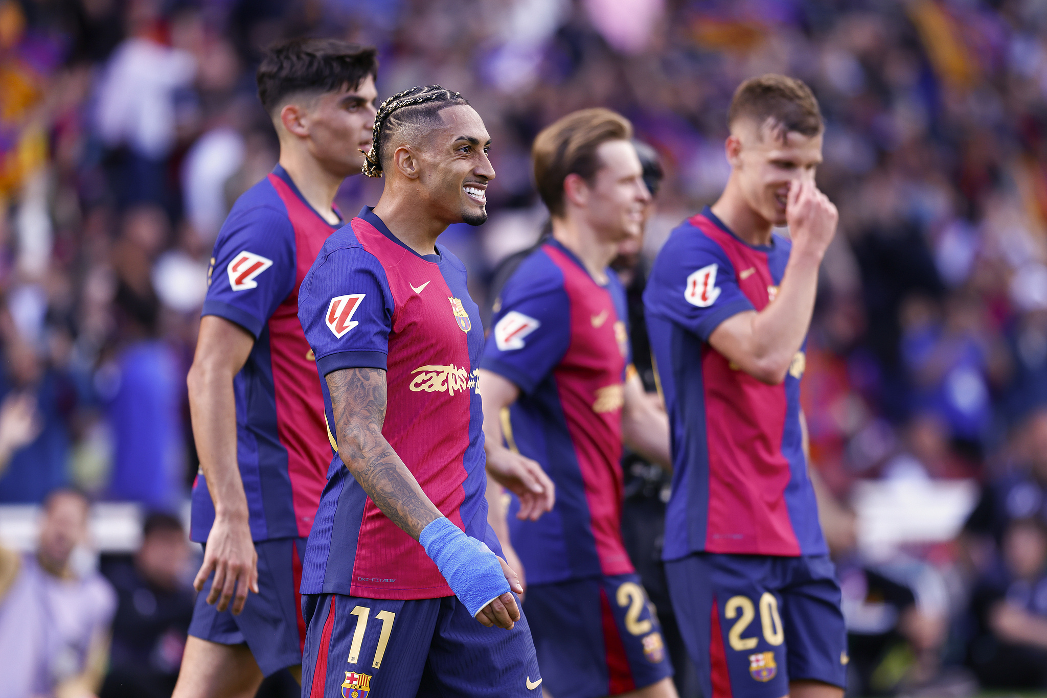 爱游戏体育-巴塞罗那憾负皇马,遭遇赛季首败