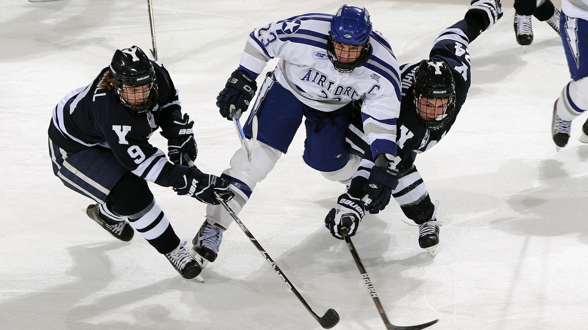 阿圭罗全程高能输出，波兰粉碎新西兰，当个体英雄主义撞上钢铁集体