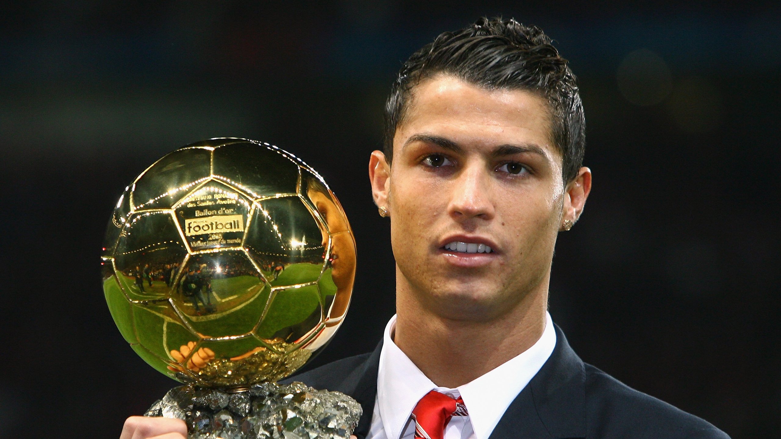 绿茵场上的闪电与乒乓台前的风暴,当德国战车碾压太极虎,张继科再现王者锋芒